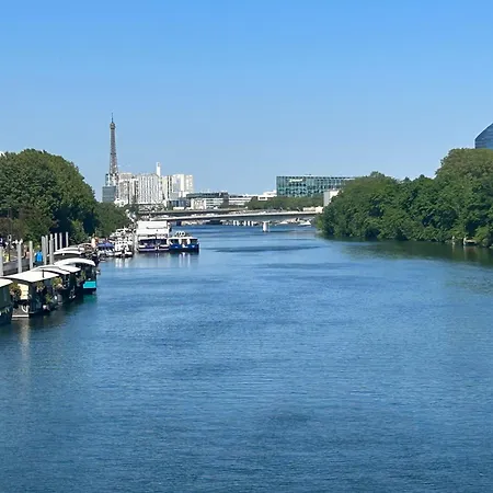 Sunny 2 Steps From Metro Boulogne-Billancourt