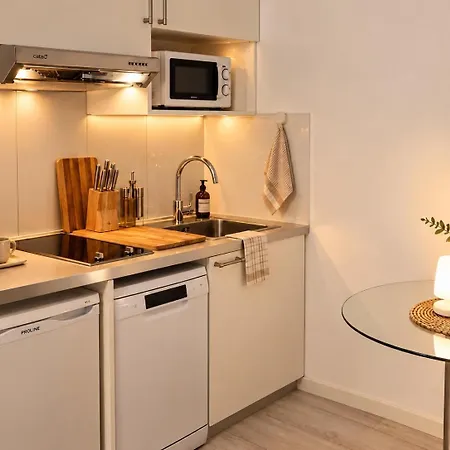 Appartement Sunny 2 Steps From Metro